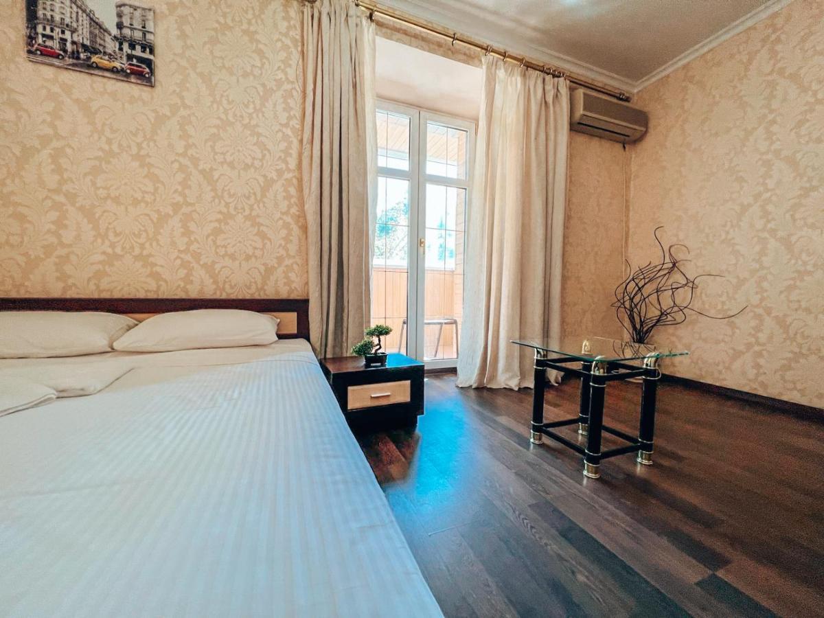 Квартира В Центре Крещатика Kiew Exterior foto